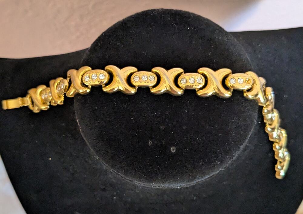 Vintage Gold Tone XO Hugs and Kisses Rhinestone Link Bracelet 7" Romantic
